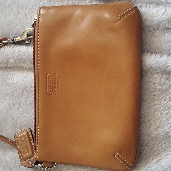 *COACH Wristlet - Picture 2 of 7